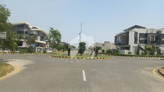 10 marla plot on boulevard