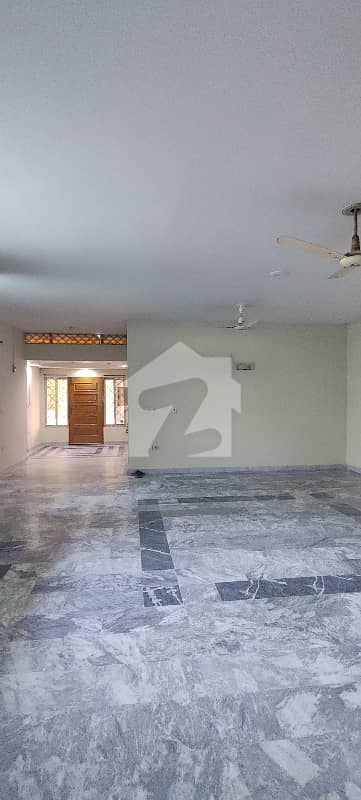 20 Marla Upper Portion Available For Rent 20 Marla Upper Portion Available For Rent
