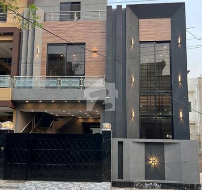 نشیمنِ اقبال فیز 2 نشیمنِ اقبال,لاہور میں 5 کمروں کا 5 مرلہ مکان 2.15 کروڑ میں برائے فروخت۔