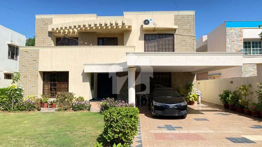 1000 Yards Bungalow 6 Bedrooms Near Khy E Hafiz Phase 6