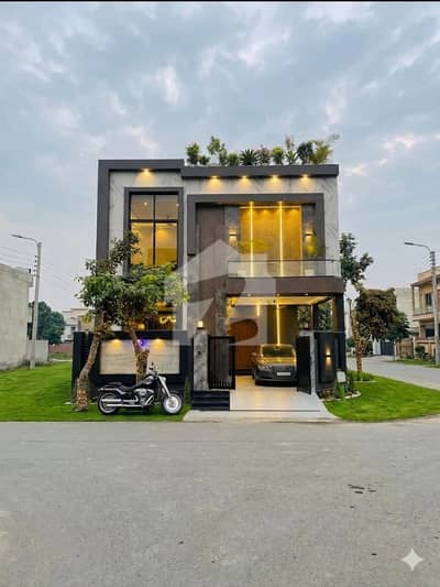 WITH EXCELLENT VIEW Prime Location 5 Marla Spacious House Is Available In DHA 9 Town
