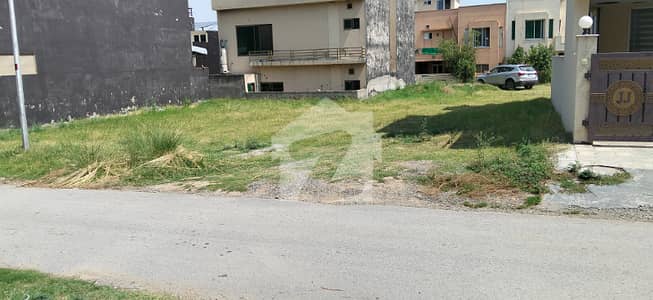 7 MARLA PLOT AVAILABLE FOR SALE WITH REGISTRY PAPERS