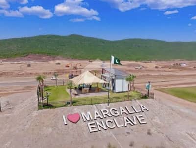 Top Location Corner Plot Availble