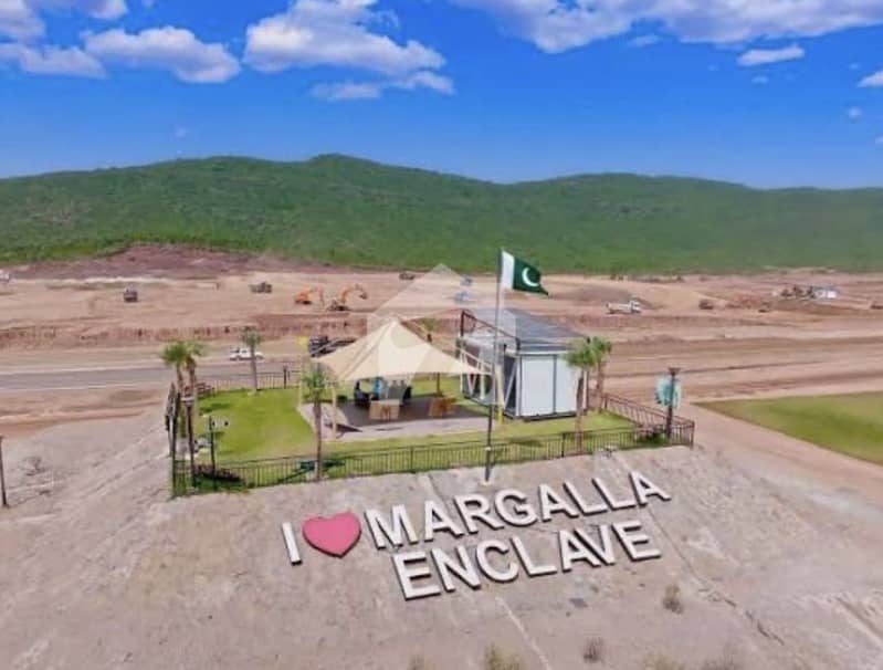 Top Location Corner Plot Availble Top Location Corner Plot Availble