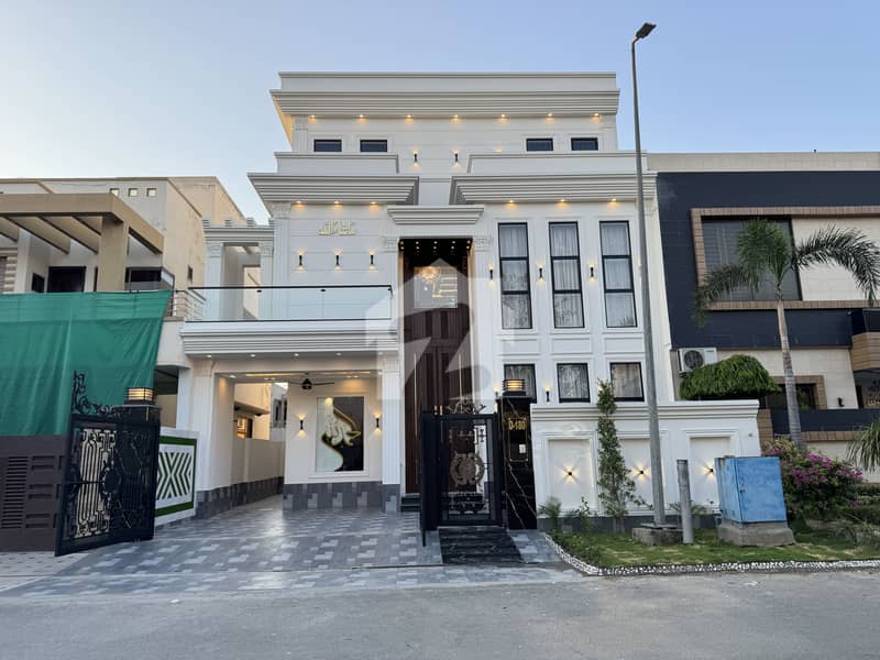 10 Marla Modern House For Sale 10 Marla Modern House For Sale