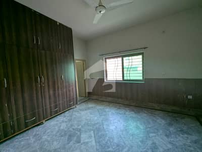 1 KANAL upper portion available for rent 1 KANAL upper portion available for rent