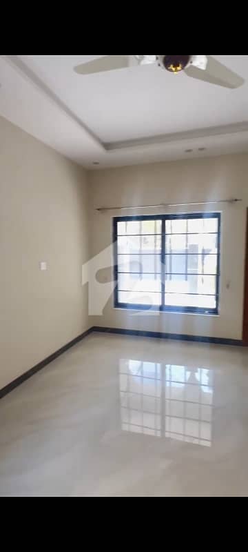 1 Kanal Executive House For Rent F-10/4 (5 Bed, 8 Parking)