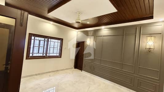 Bungalow Available For Rent 666 Square Yard