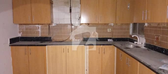 3BDD 1450 SQFT 3 FLOOR VERY GOOD CONDITION. . .