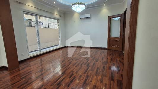 BEAND NEW HOUSE FOR SALE IN F-7 ISLAMABAD
