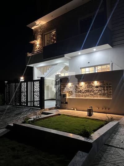4 Marla beautiful location corner house for rent