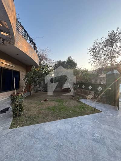 1 KANAL HOUSE FOR SALE IN GECHS PHASE III MODEL TOWN LINK ROAD LAHORE
