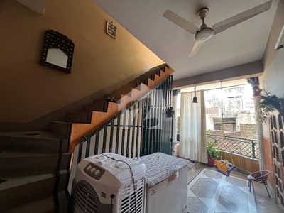 بابر کالونی راولپنڈی میں 6 کمروں کا 5 مرلہ مکان 2.6 کروڑ میں برائے فروخت۔