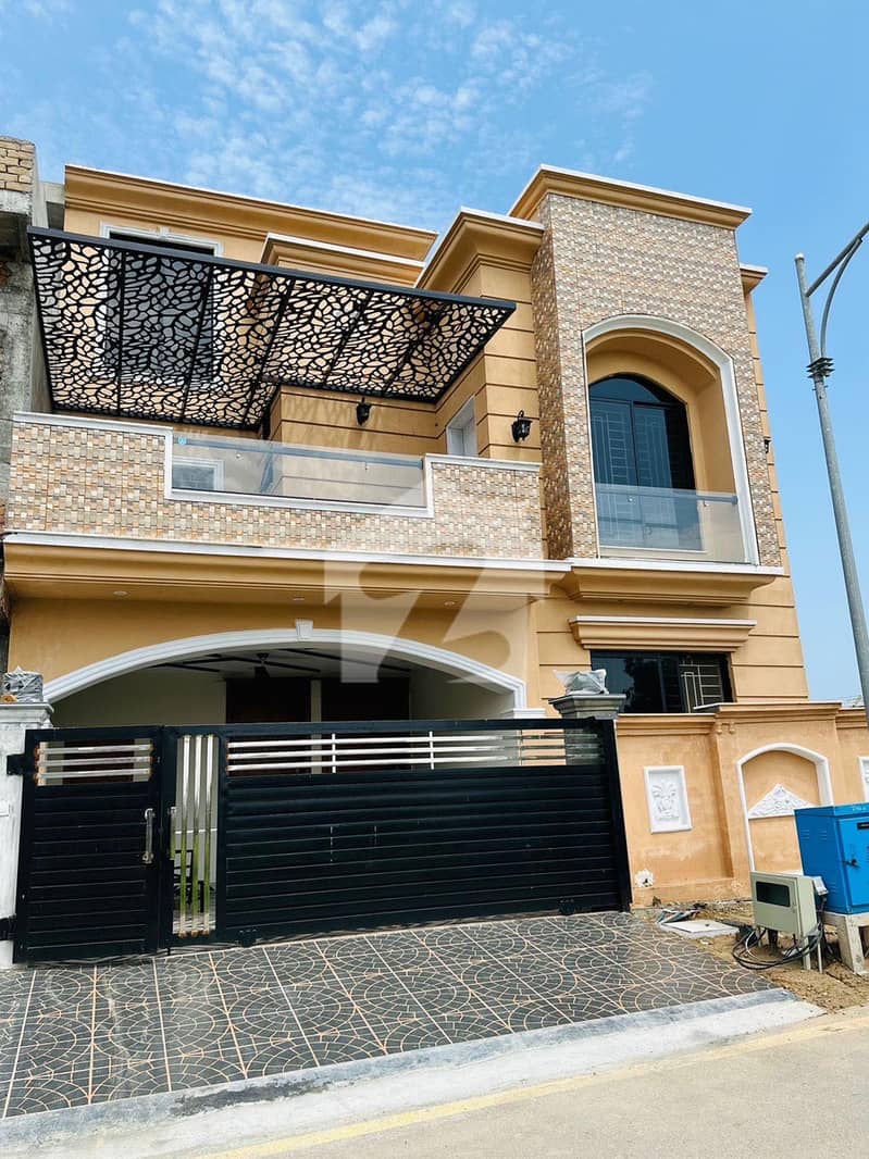 BEAUTIFUL DESIGNER HOUSE AVAILABLE FOR SALE BEAUTIFUL DESIGNER HOUSE AVAILABLE FOR SALE