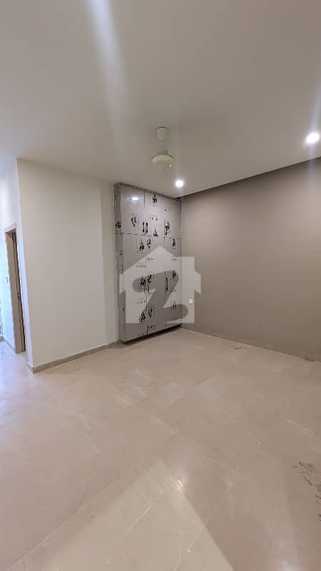 GULBERG RESIDENCIA 7 MARLA UPPER FLOOR FOR RENT GULBERG RESIDENCIA 7 MARLA UPPER FLOOR FOR RENT