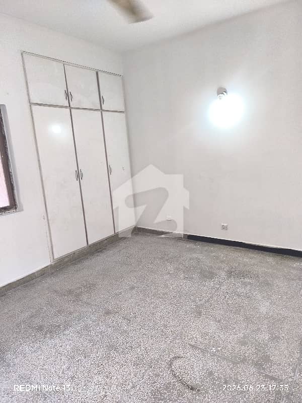Flat 2 Bedrooms & 2 Bathrooms TV Lounge Kitchen Flat 2 Bedrooms & 2 Bathrooms TV Lounge Kitchen