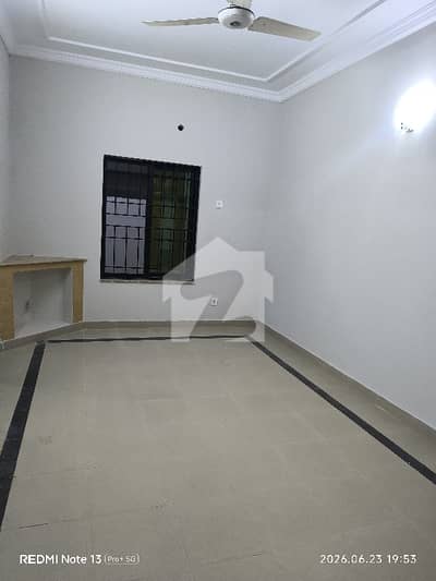 6 bedrooms & 5 bathrooms 2DD 2 TV lounge & 2 kitchen 6 bedrooms & 5 bathrooms 2DD 2 TV lounge & 2 kitchen