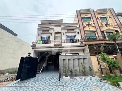 الرحمان گارڈن فیز 2 الرحمان گارڈن,لاہور میں 5 کمروں کا 5 مرلہ مکان 2.2 کروڑ میں برائے فروخت۔