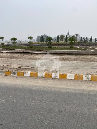 ڈی ایچ اے فیز9 پریزم - بلاک اے ڈی ایچ اے فیز9 پریزم,ڈی ایچ اے ڈیفینس,لاہور میں 2 کنال رہائشی پلاٹ 5.5 کروڑ میں برائے فروخت۔
