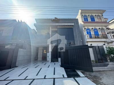 10 Marla Fully Furnished Brand New Luxury House With 10KW Solar Installed Available For Sale