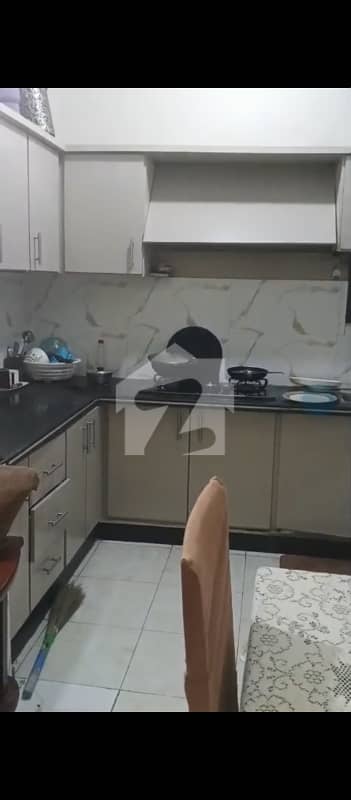 گلستانِِ جوہر ۔ بلاک 12 گلستانِ جوہر,کراچی میں 2 کمروں کا 4 مرلہ فلیٹ 85.0 لاکھ میں برائے فروخت۔