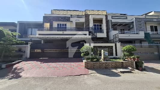 G-13/2 Like New Double Story House 40x80 For Sale