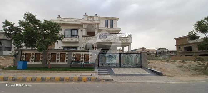ڈی ایچ اے فیز 1 - سیکٹر بی ڈی ایچ اے فیز 1,ڈی ایچ اے ڈیفینس,پشاور میں 9 کمروں کا 1 کنال مکان 12.5 کروڑ میں برائے فروخت۔