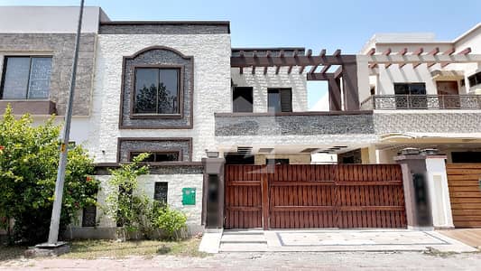 Ideal Prime Location 10 Marla House Has Landed On Market In Bahria Town - Nishtar Block, Lahore Ideal Prime Location 10 Marla House Has Landed On Market In Bahria Town - Nishtar Block, Lahore