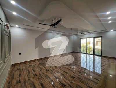 1 KANAL BRAND NEW BEAUTIFULL UPER PORTION AVAILABLE FOR RENT IN BAHRIA TOWN LAHORE