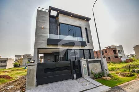 ڈی ایچ اے 9 ٹاؤن ڈیفنس (ڈی ایچ اے),لاہور میں 3 کمروں کا 5 مرلہ مکان 95.0 ہزار میں کرایہ پر دستیاب ہے۔ ڈی ایچ اے 9 ٹاؤن ڈیفنس (ڈی ایچ اے),لاہور میں 3 کمروں کا 5 مرلہ مکان 95.0 ہزار میں کرایہ پر دستیاب ہے۔