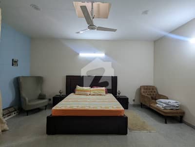 10 Marla Single Unit House Available For Sale in Bahria Town Phase 8