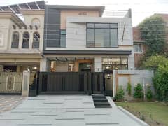 Double Storey 10 Marla House Available In Formanites Housing Scheme For sale