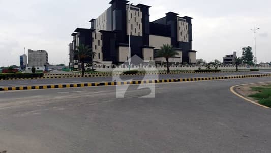 ڈی ایچ اے فیز 8 ڈیفنس (ڈی ایچ اے),لاہور میں 1 کنال رہائشی پلاٹ 3.25 کروڑ میں برائے فروخت۔ ڈی ایچ اے فیز 8 ڈیفنس (ڈی ایچ اے),لاہور میں 1 کنال رہائشی پلاٹ 3.25 کروڑ میں برائے فروخت۔
