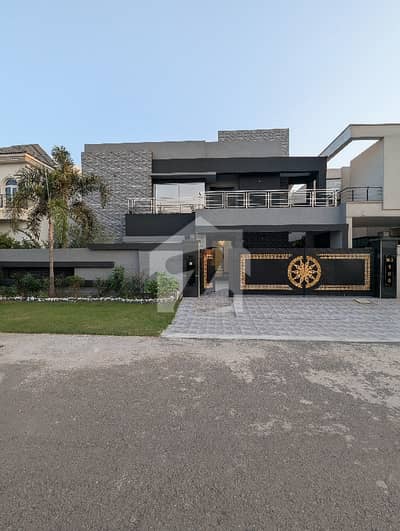 Lake City 1 Kanal Upper Portion Available For Rent