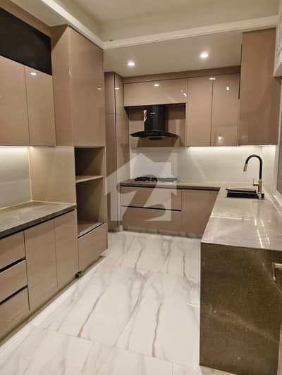 Apartment For Rent with lift