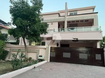 I-8/4.40x80 Duble Storey House Available For Rent Ideal Location Near Kachnar Park More Options Available