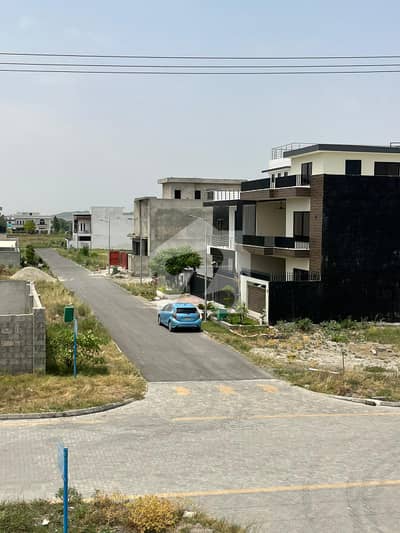 10 marla leve; plot for sale in st 72