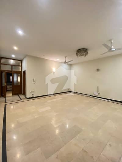 Beautiful upper portion for rent