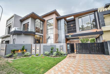 5 MARLA BRAND NEW MODERN DESIGNER HOUSE FOR RENT