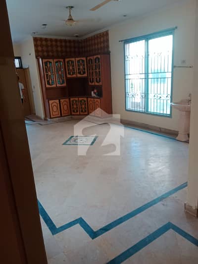 Upper Portion For Rent At The Prime Location In Saddar officer colony
