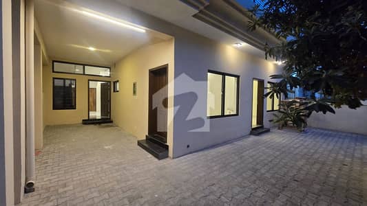 In G-10 House For sale Sized 10 Marla