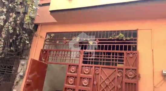 Ideally Located House Of 5 Marla Is Available For sale In Taramrri