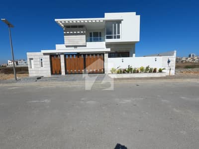 666 Square Yards House In DHA Phase 8 For Sale