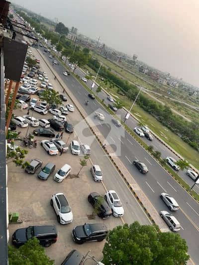 ڈی ایچ اے فیز 6 - مین بلیوارڈ ڈی ایچ اے فیز 6,ڈیفنس (ڈی ایچ اے),لاہور میں 4 مرلہ Studio عمارت 20.0 کروڑ میں برائے فروخت۔