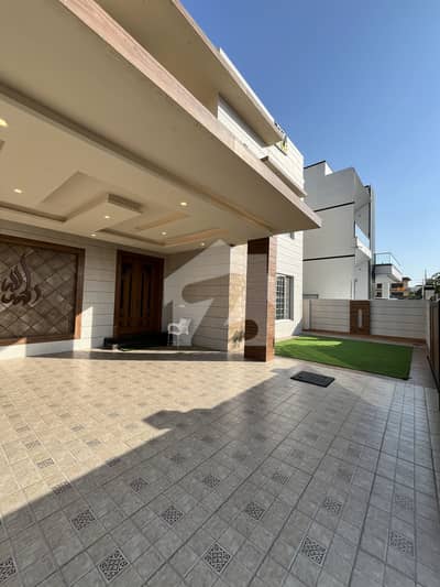1 Kanal Owner-Built VIP House for Sale | 100% Solid Construction | Premium Woodwork | Elegant Finishing