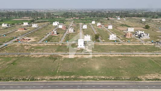 ڈی ایچ اے فیز 8 - بلاک زیڈ 4 ڈی ایچ اے فیز 8,ڈیفنس (ڈی ایچ اے),لاہور میں 5 مرلہ رہائشی پلاٹ 82.0 لاکھ میں برائے فروخت۔ ڈی ایچ اے فیز 8 - بلاک زیڈ 4 ڈی ایچ اے فیز 8,ڈیفنس (ڈی ایچ اے),لاہور میں 5 مرلہ رہائشی پلاٹ 82.0 لاکھ میں برائے فروخت۔