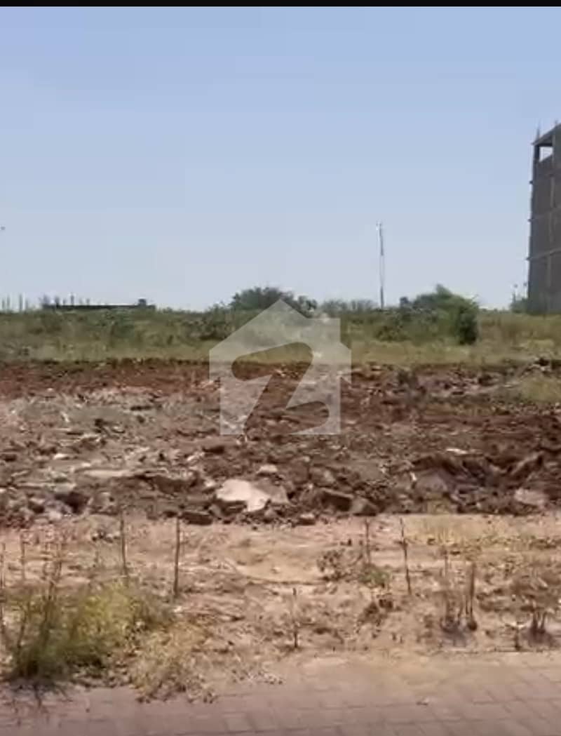 ڈی ایچ اے ڈیفینس فیز 3 ڈی ایچ اے ڈیفینس,اسلام آباد میں 1 کنال رہائشی پلاٹ 2.6 کروڑ میں برائے فروخت۔ ڈی ایچ اے ڈیفینس فیز 3 ڈی ایچ اے ڈیفینس,اسلام آباد میں 1 کنال رہائشی پلاٹ 2.6 کروڑ میں برائے فروخت۔