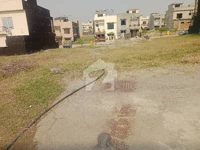 بحریہ ٹاؤن فیز 8 ۔ بلاک این بحریہ ٹاؤن فیز 8,بحریہ ٹاؤن راولپنڈی,راولپنڈی میں 5 مرلہ رہائشی پلاٹ 78.0 لاکھ میں برائے فروخت۔
