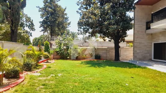 ایف ۔ 7 اسلام آباد میں 5 کمروں کا 2 کنال مکان 15.5 لاکھ میں کرایہ پر دستیاب ہے۔