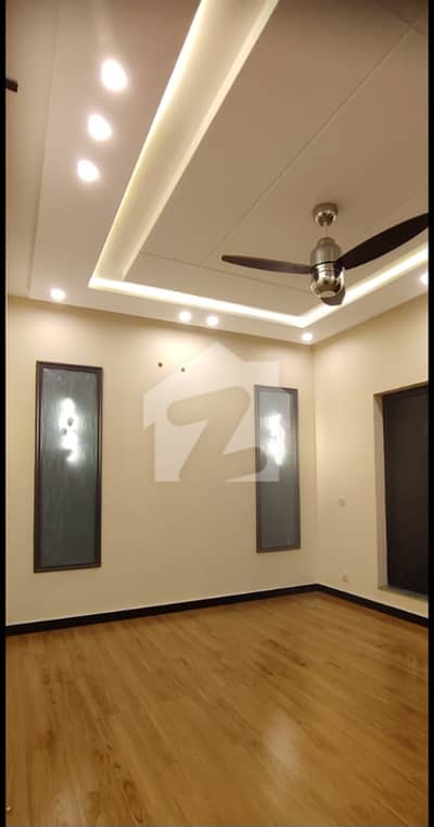 10 Marla House Available Ideal Location Near Mosque,Park & Market